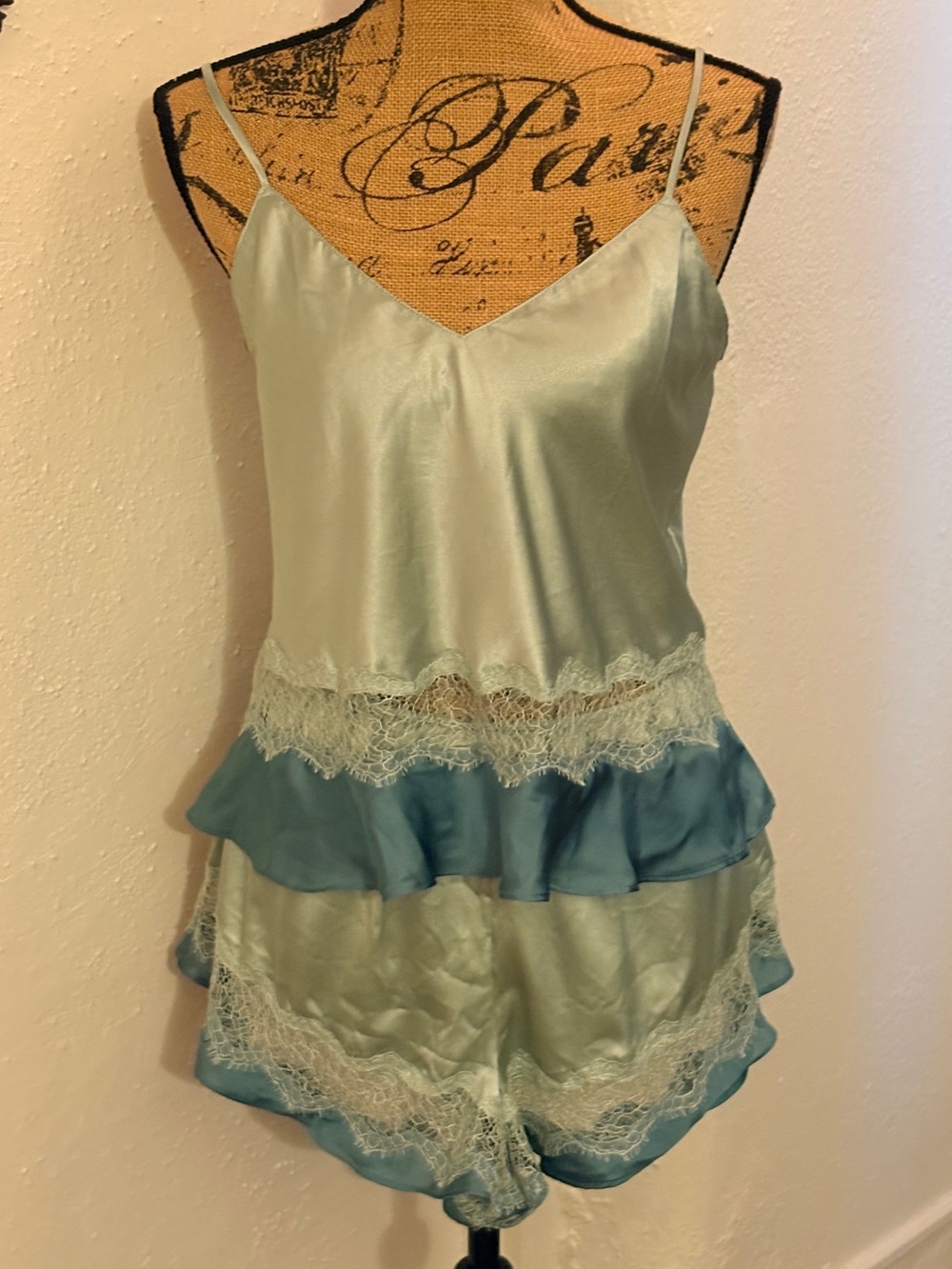 NWT Victoria's Secret Pastel Mint Green & Aqua Blue Colorblock Satin & Lace Cami - Picture 2 of 14